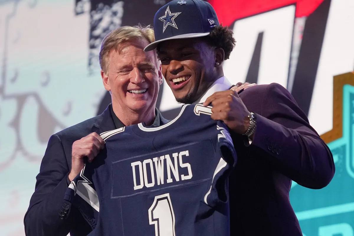Cowboys trocam por Caleb Downs, do estado de Ohio, em roubo no Dia do Draft