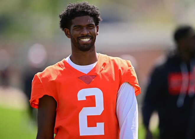 Todd Monken sacode Shedeur Sanders com a última atualização sobre Deshaun Watson