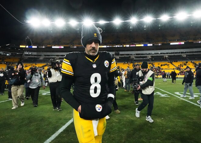 Mike Tomlin revela o futuro de Aaron Rodgers em 2026 ao vivo