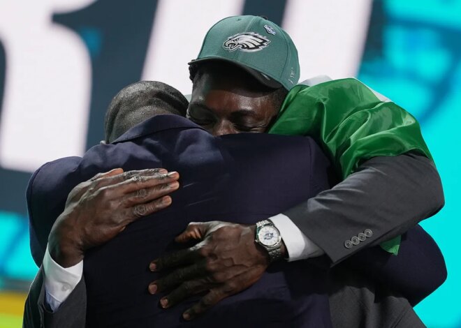 Eagles chocam a NFL ao recrutar jogador que nunca jogou futebol