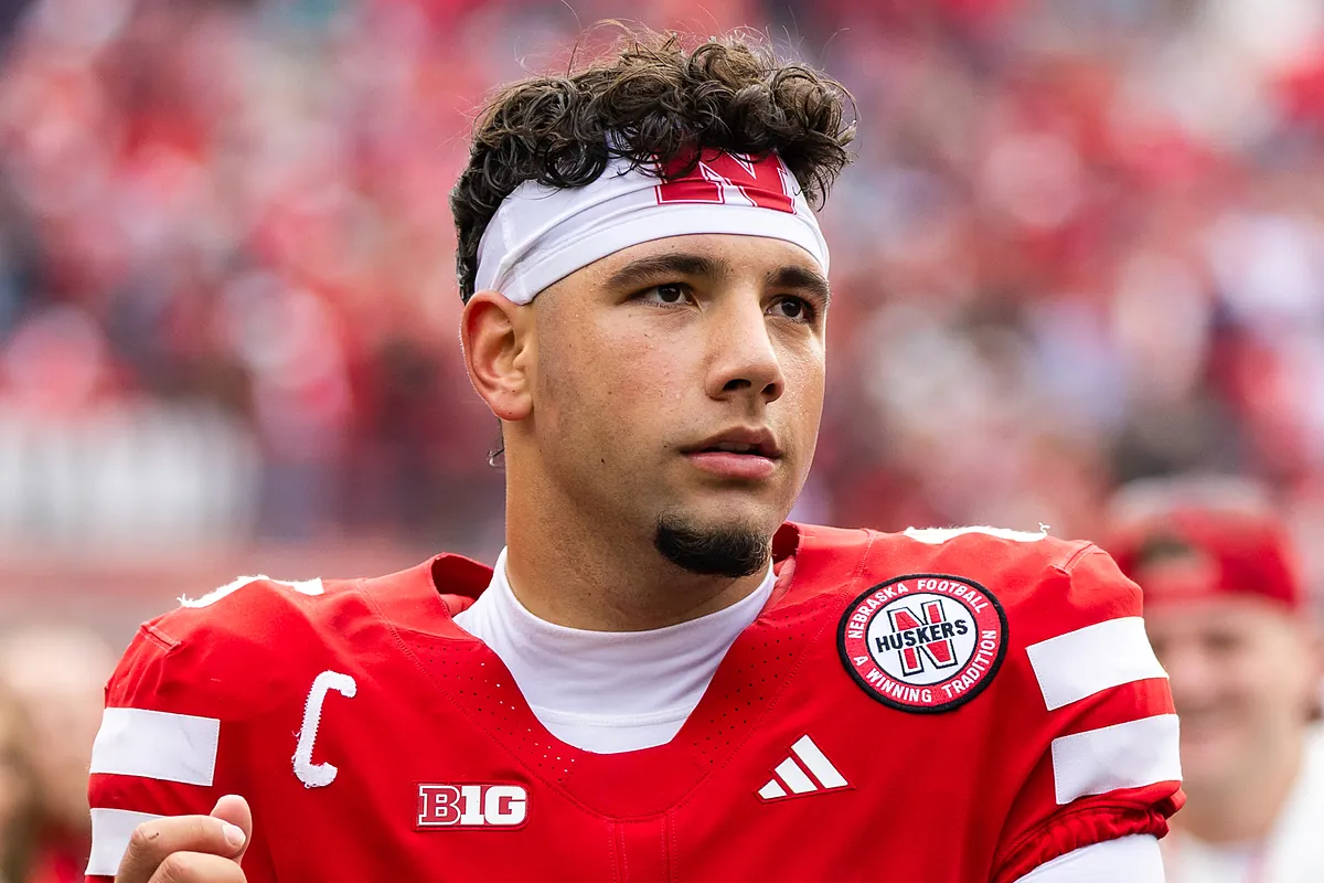 O peso de Dylan Raiola o coloca ainda mais atrás de Patrick Mahomes e dispara o alarme em Oregon