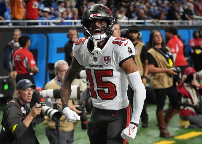 A estrela dos Buccaneers, Tez Johnson, segue em frente após as chocantes alegações de traição da noiva