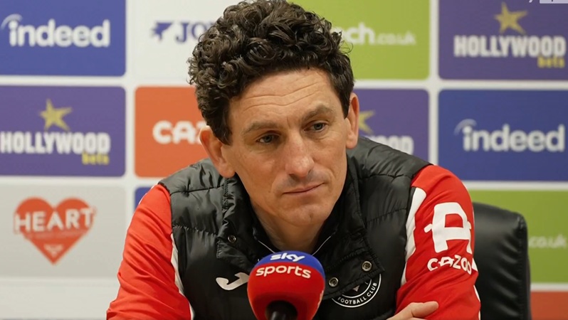 “Quero que aproveitemos” – Keith Andrews, técnico do Brentford, ao terminar a temporada com força (Vídeo)