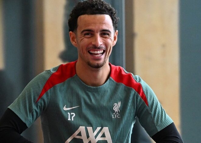 Fabrizio Romano diz que o meio-campista do Liverpool Curtis Jones está em demanda