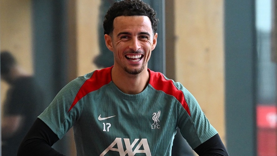 Fabrizio Romano diz que o meio-campista do Liverpool Curtis Jones está em demanda