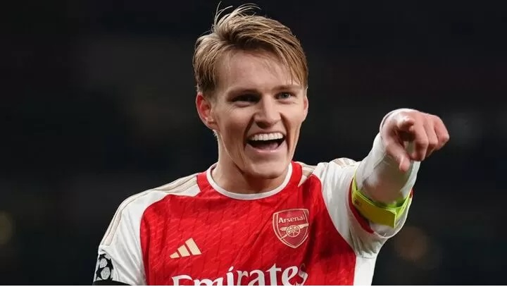 “Como você pode não aproveitar?” – Capitão do Arsenal, Martin Odegaard, no emocionante final da temporada (Vídeo)
