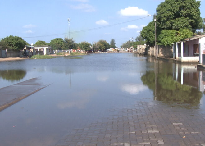 Estradas alagadas e transformadas em lixeiras em Maputo – O País