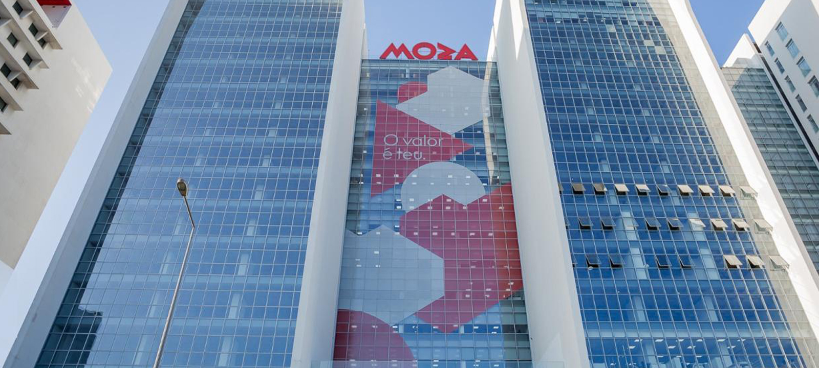 Moza Banco conquista três distinções internacionais nos Global Banking & Finance Awards 2026 – O País