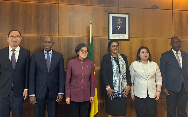 Ministra das Finanças recebe vice-presidente do Exim Bank da China – O País