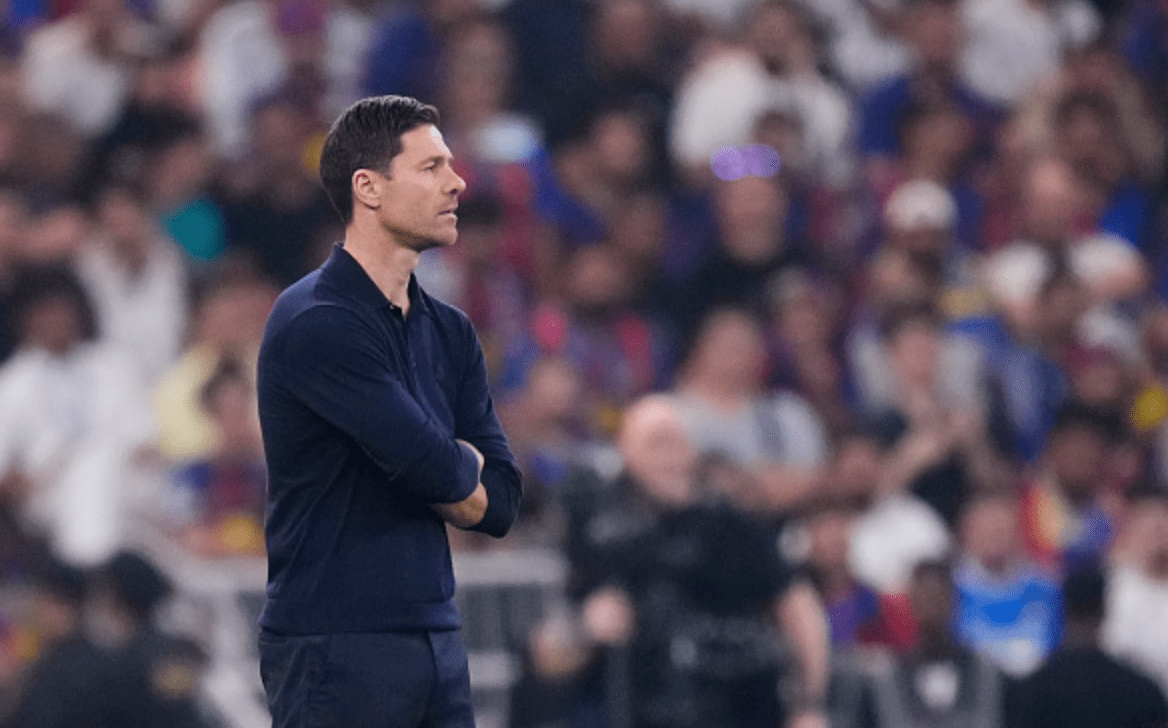Chelsea considera Xabi Alonso para substituir as opções de Rosenior, Iraola e Silva também