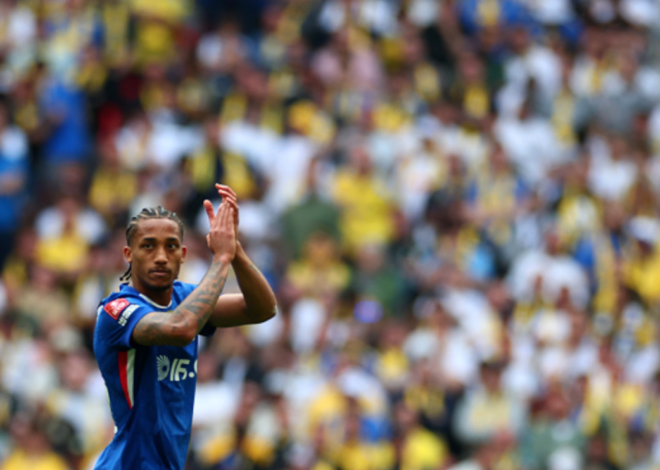 Poderia João Pedro ser uma alternativa perfeita para a caça a Julian Alvarez do Barcelona?