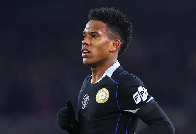 Liverpool ligado ao extremo Estêvão, do Chelsea
