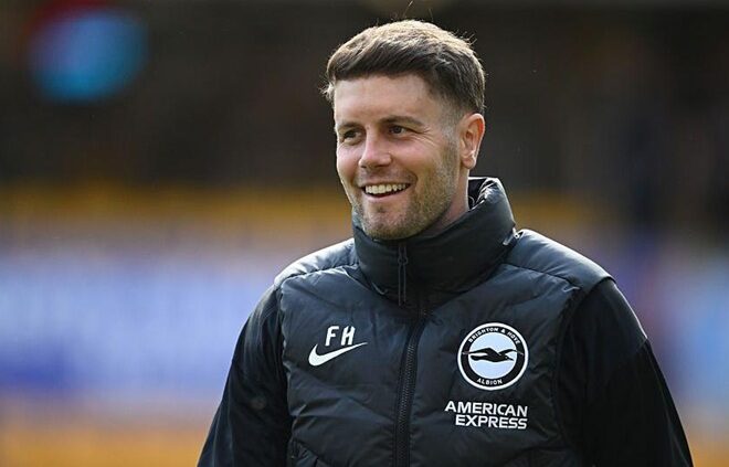 O técnico do Brighton, Fabian Hurzeler, acredita que seu time pode vencer o Manchester United na última rodada da Premier League (vídeo)