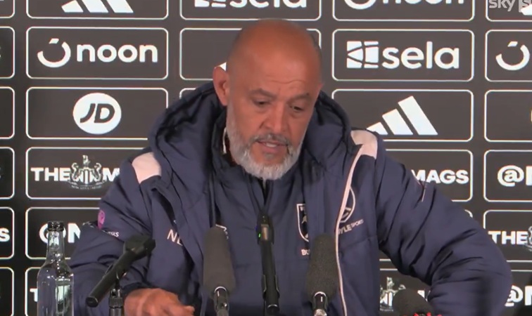 “Dói muito” – Nuno Espírito Santo, técnico do West Ham, sobre a agitação dos torcedores após derrota prejudicial para o Newcastle (Vídeo)