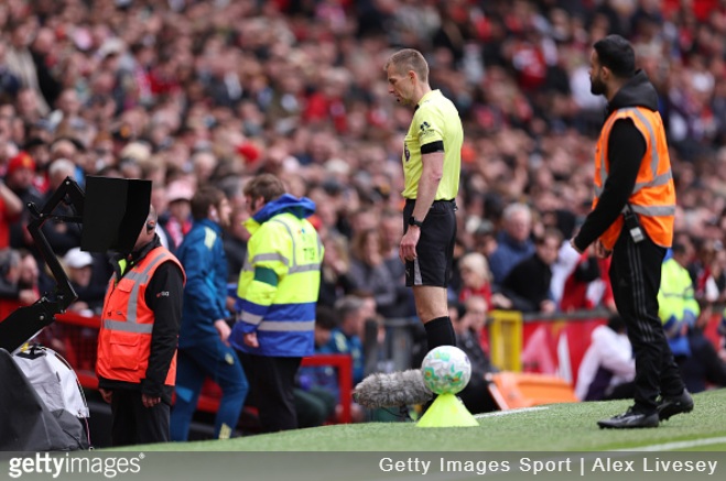 VAR na Premier League: tecnologia sem confiança