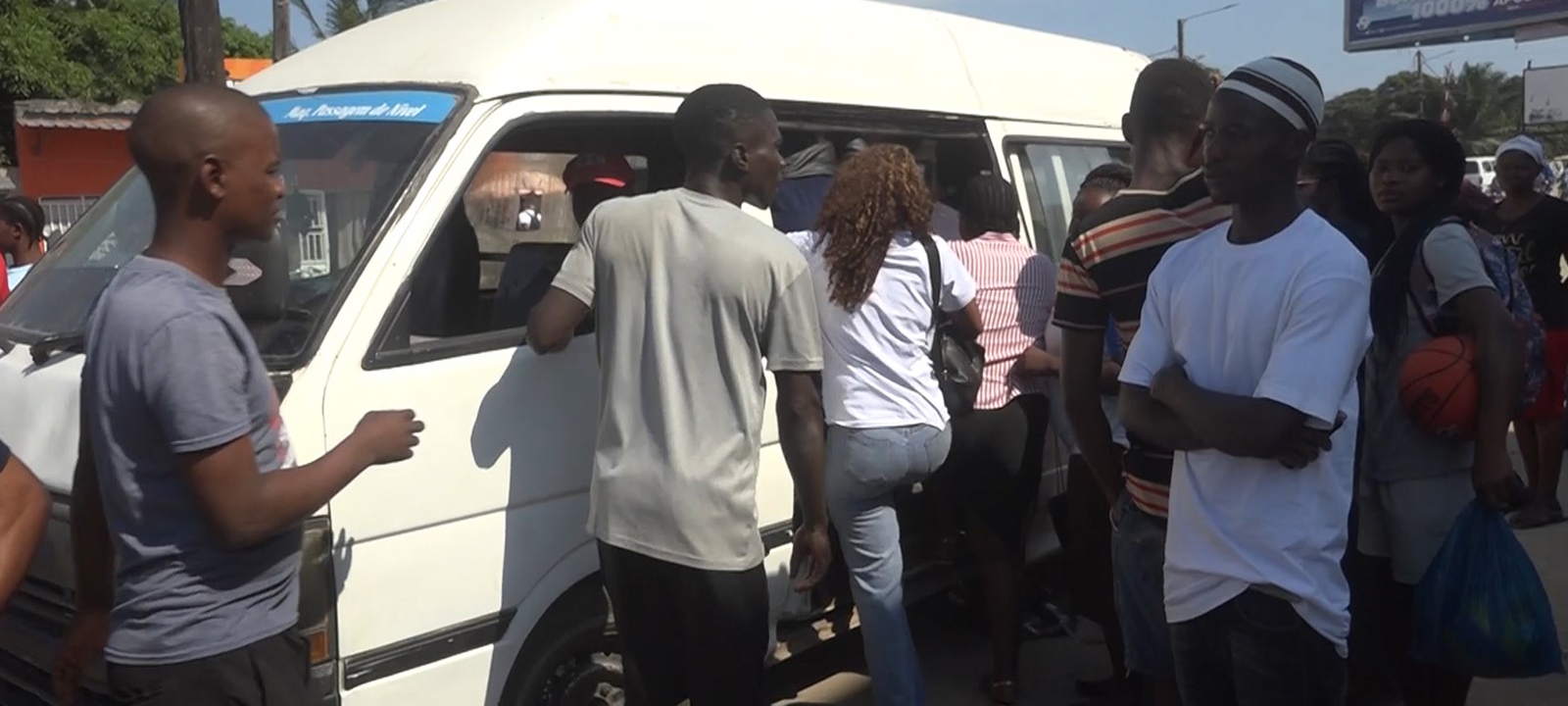 Transportadores e passageiros acordam subida informal de tarifa de “chapa” na Beira – O País