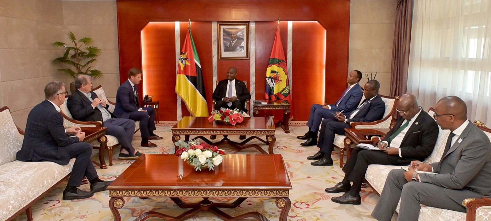 Investidores norte-americanos manifestam interesse em grandes projectos em Moçambique – O País