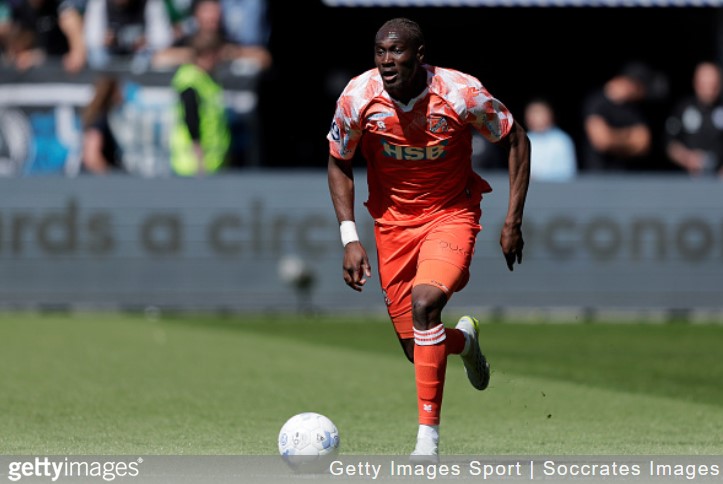 Bristol City se aproxima do meio-campista do Volendam, Yah