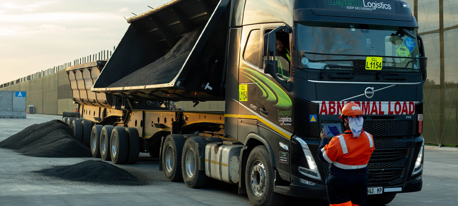Porto de Maputo reforça capacidade com nova infra-estrutura de armazenagem de minérios – O País