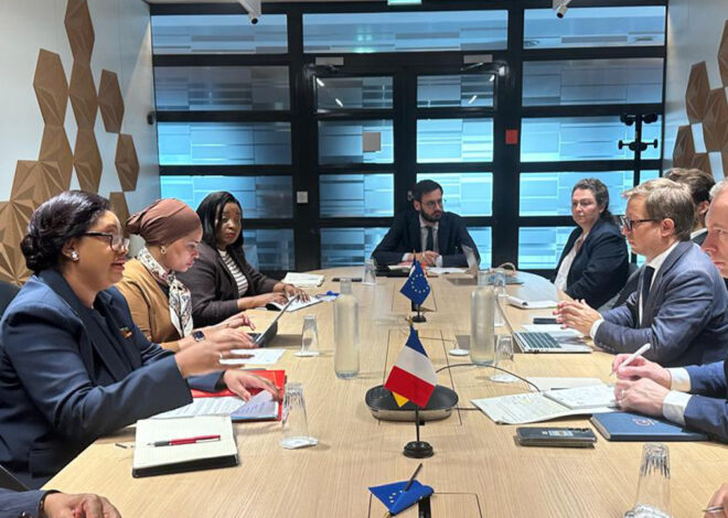 Ministra das Finanças reúne-se com Co-Presidente do Clube de Paris – O País