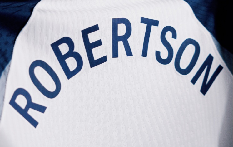 Andy Robertson, nova contratação do Tottenham Hotspur, diz olá aos fãs (vídeo)