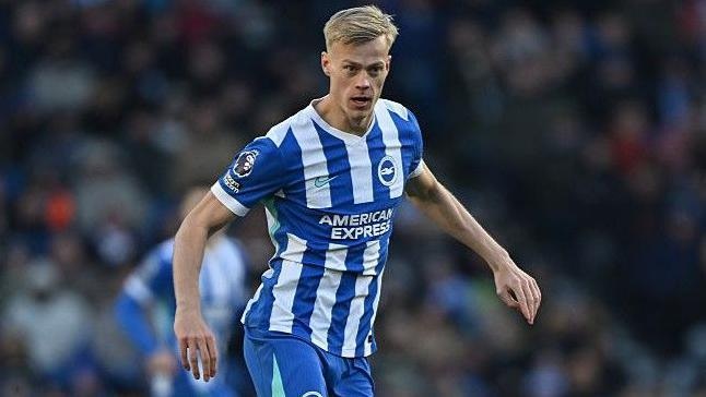 Van Hecke quer clareza sobre o futuro depois que Brighton rejeitou duas ofertas do Spurs