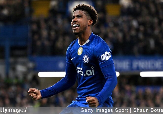 Manchester United considera mudança para o Santos