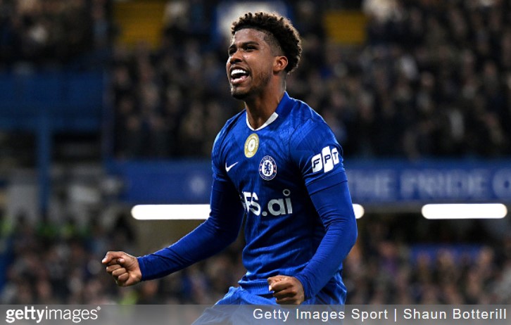 Manchester United considera mudança para o Santos