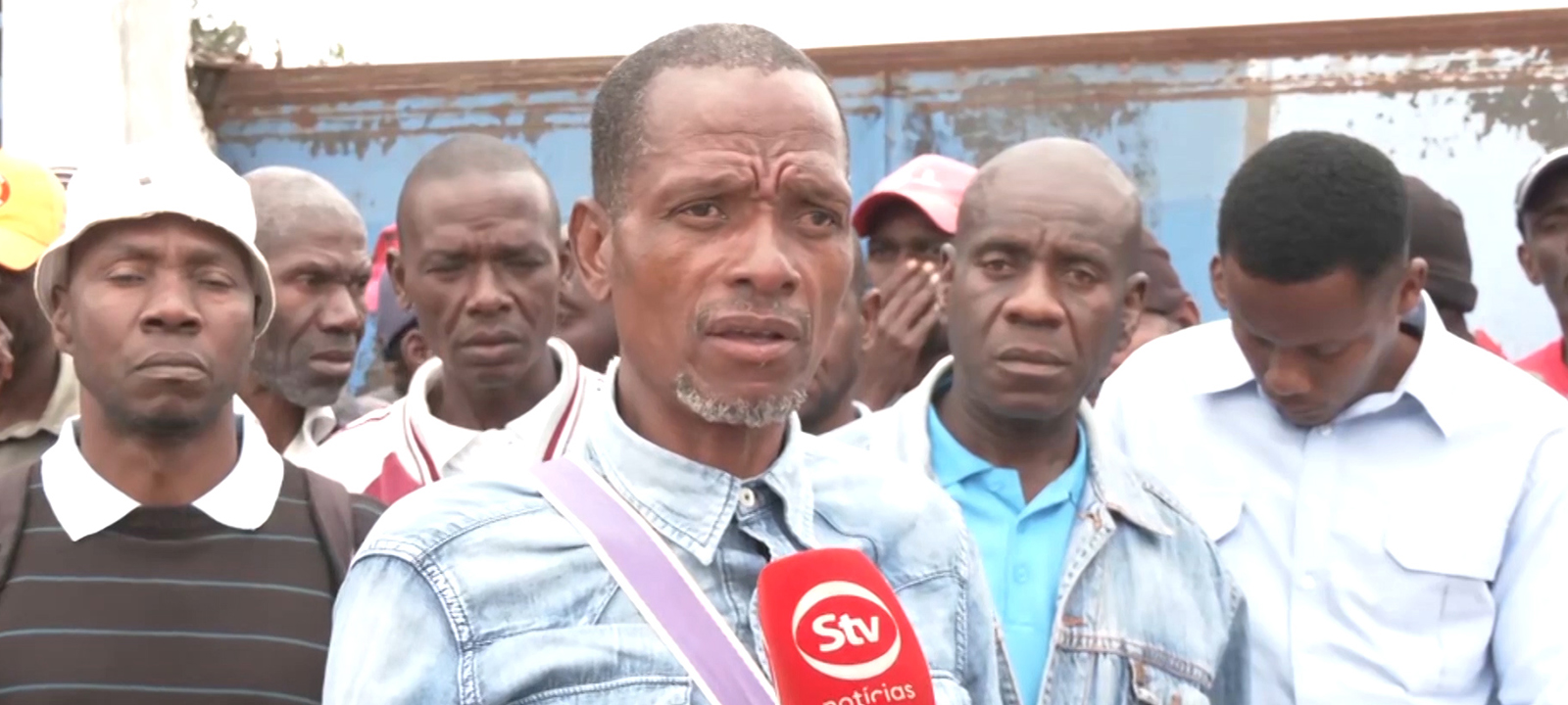 Cerca de 300 ex-trabalhadores da Kawena reclamam pagamento de indemnizações em Maputo – O País
