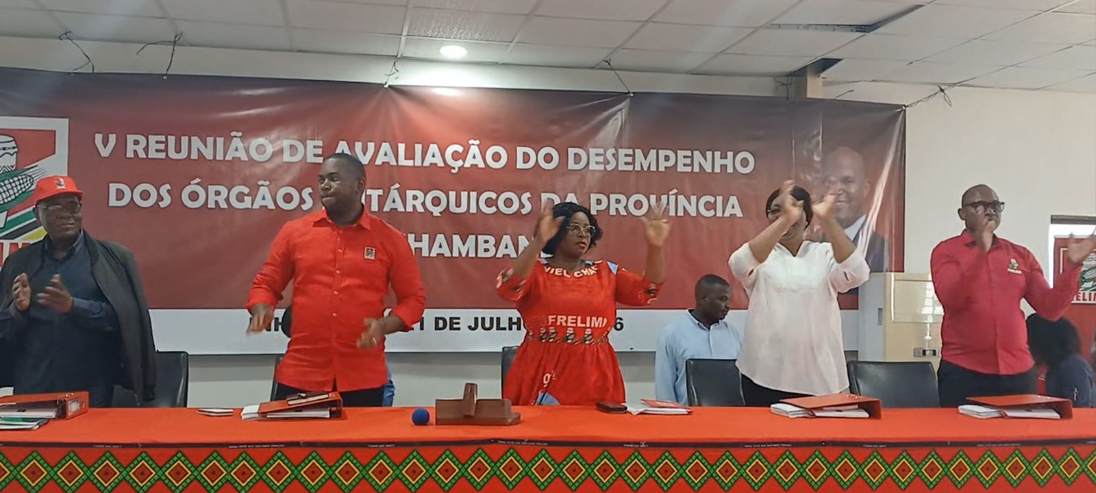 FRELIMO aperta cerco às autarquias: “Falta de dinheiro não pode ser desculpa para falta de resultados” – O País
