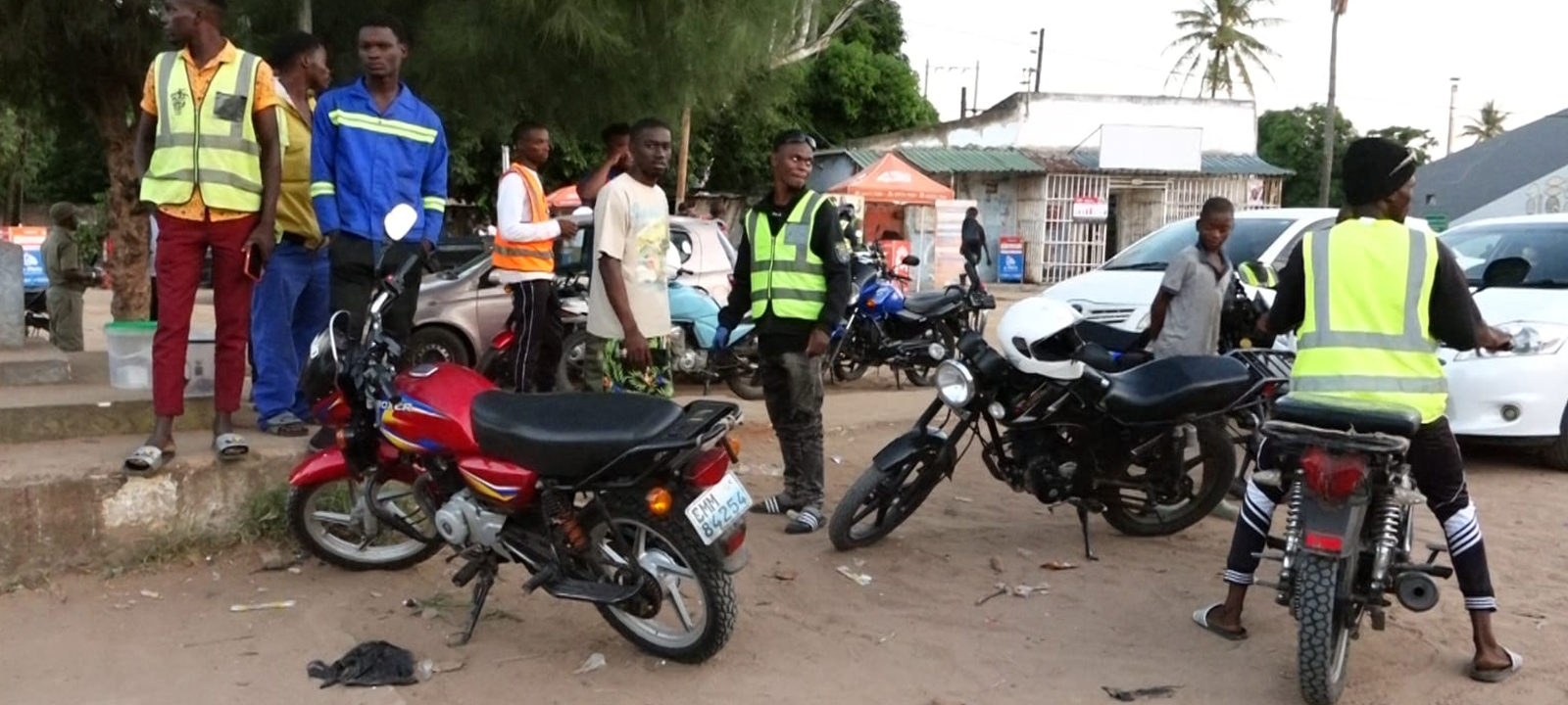 Três mortos em choque entre motorizada e “chapa” no distrito do Limpopo – O País
