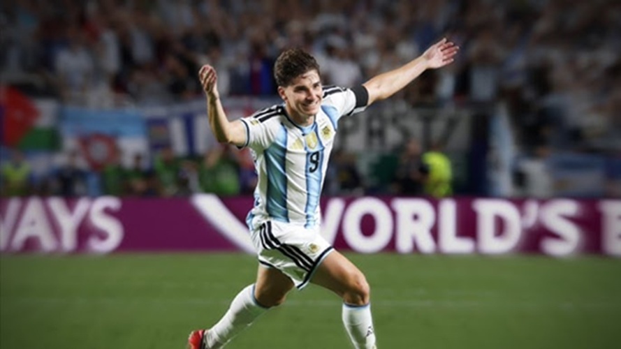 Julian Alvarez marca um gol impressionante na prorrogação na vitória da Argentina sobre a Suíça nas quartas de final da Copa do Mundo (vídeo)