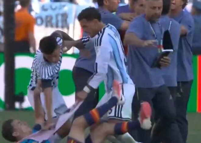 Cenas feias após a final da Copa do Mundo, quando jogadores e funcionários argentinos atacam jogadores espanhóis (Vídeo)