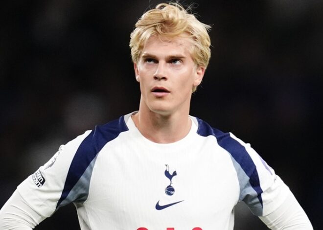 Spurs rejeitam oferta do Newcastle por Lucas Bergvall