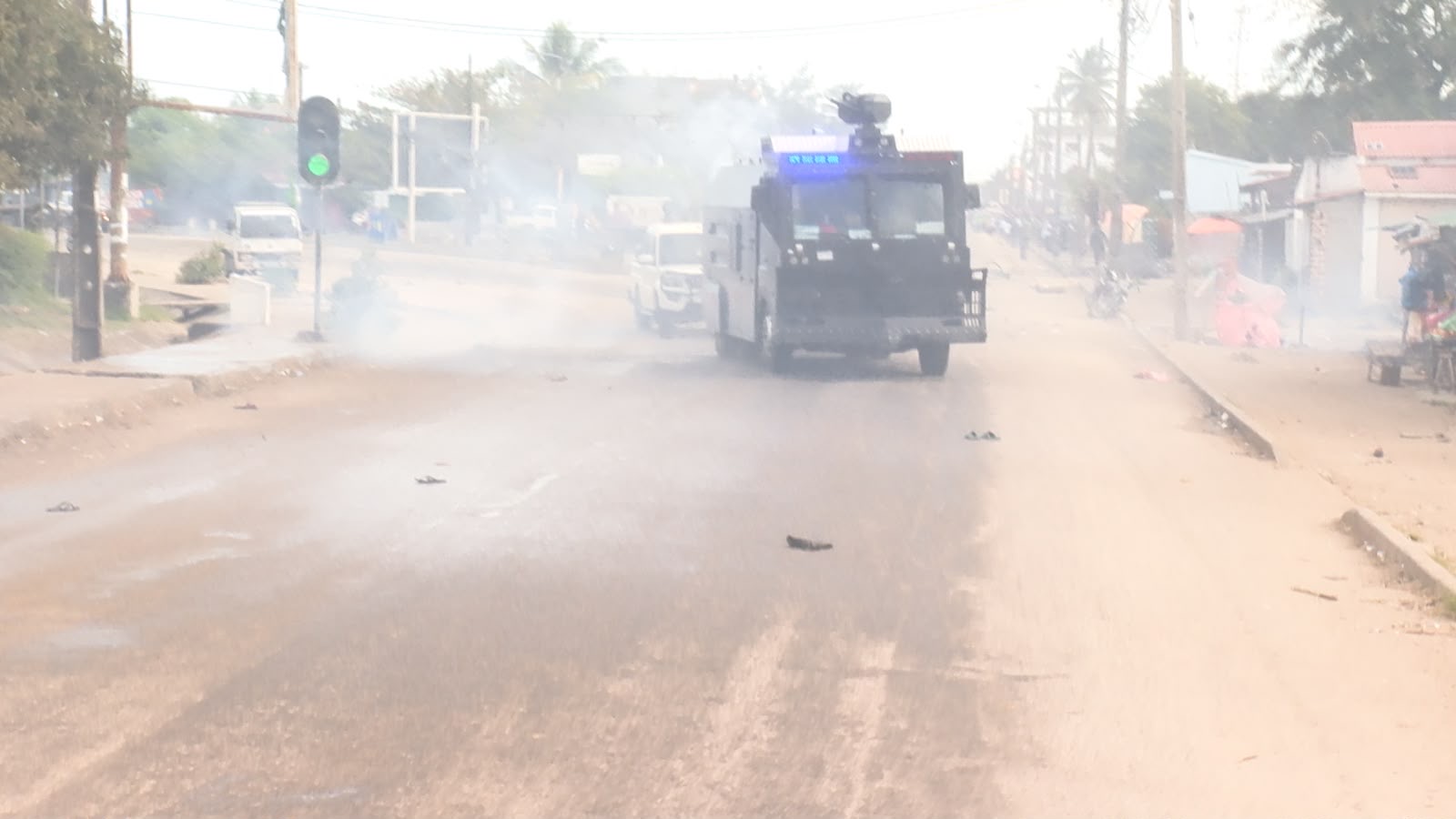 Polícia usa gás lacrimogéneo para impedir marcha da ANAMOLA em Quelimane – O País