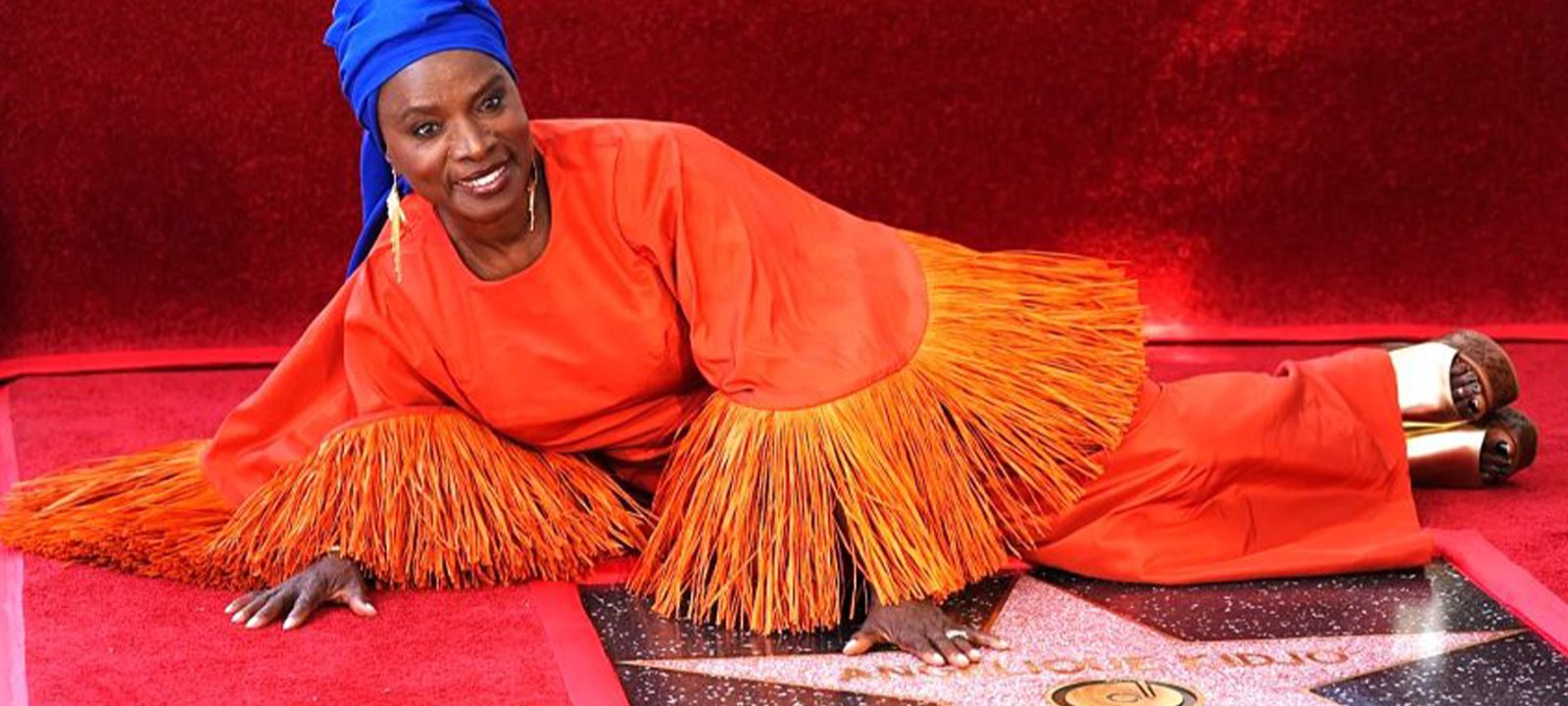 Angélique Kidjo faz história como primeira africana negra com estrela no Passeio da Fama de Hollywood – O País