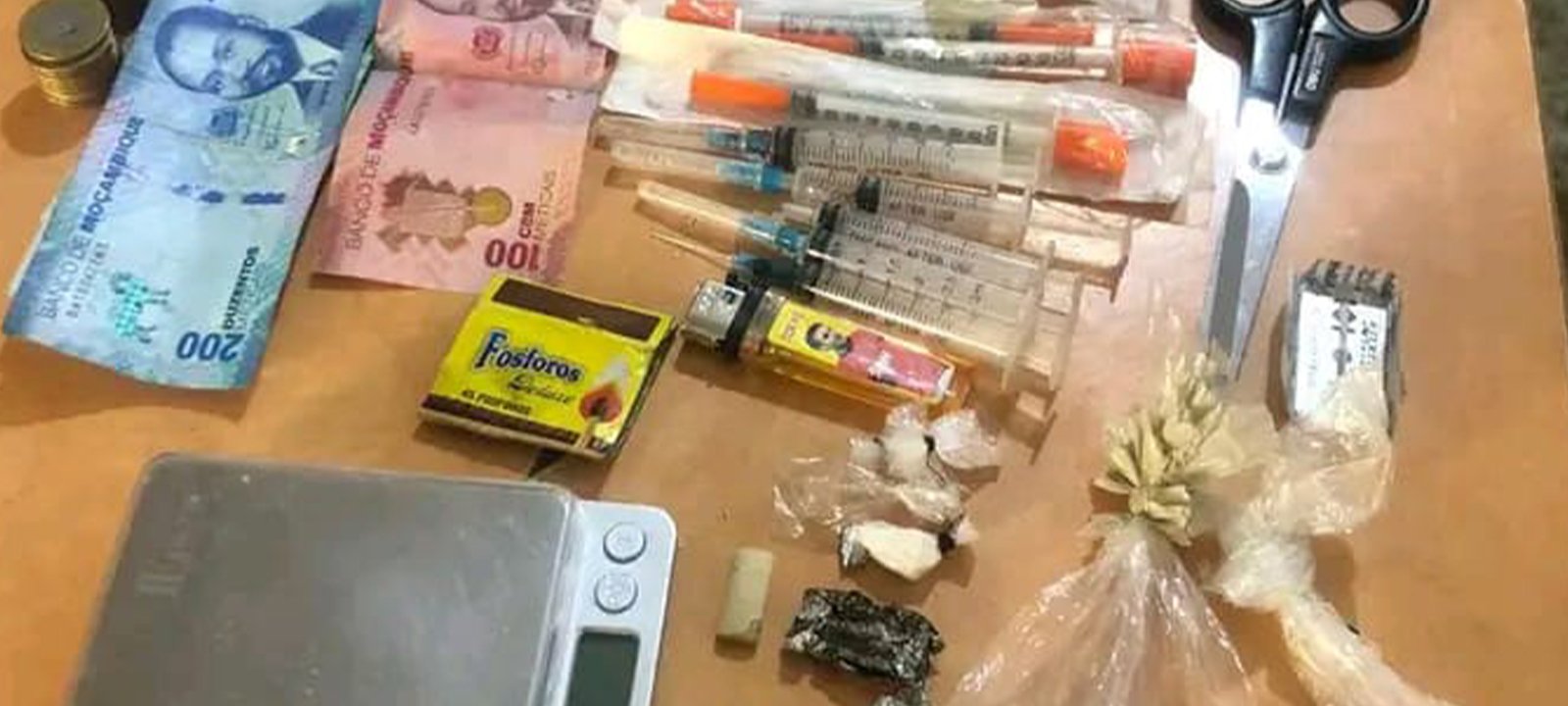 PRM desmantela e detém supostos líderes de boca de fumo em Koca Missava – O País