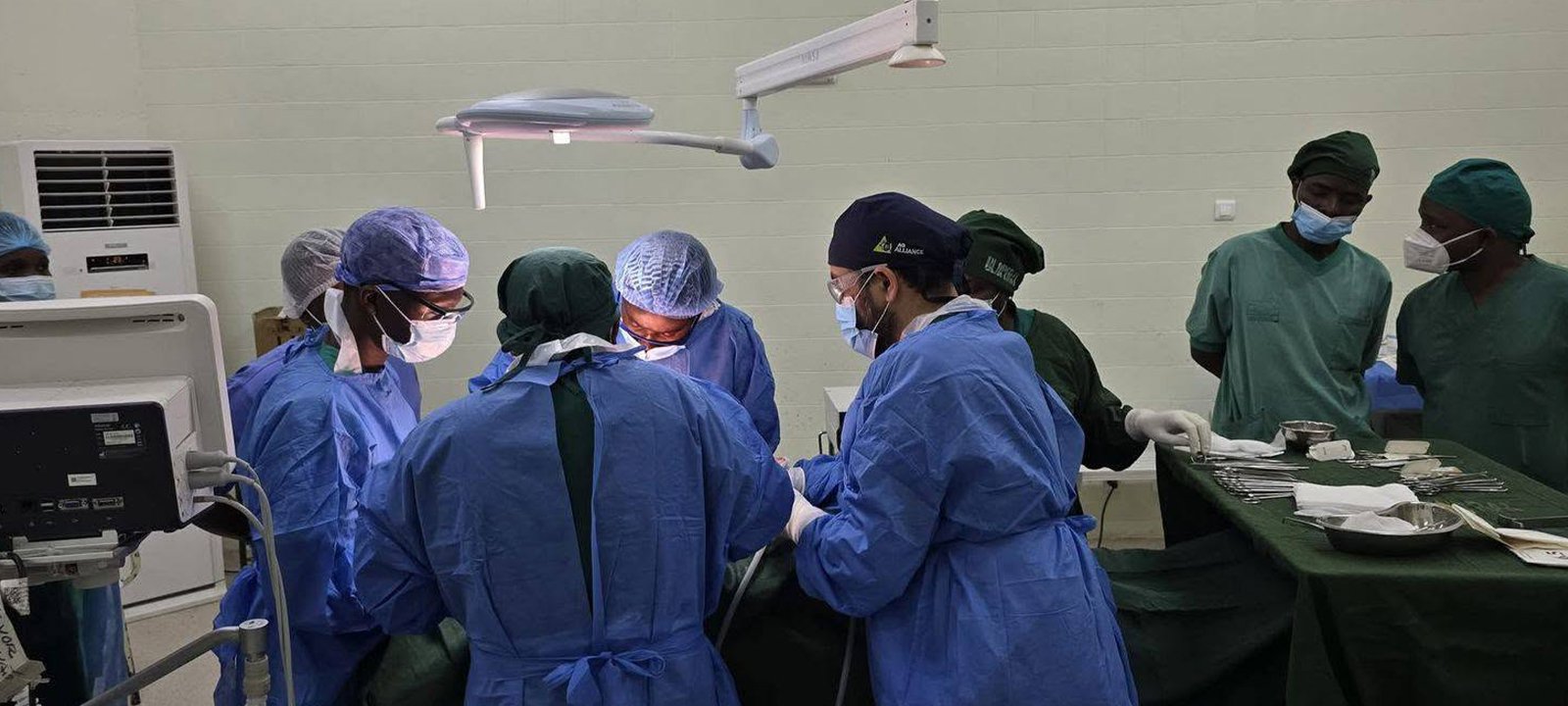 Ministro da Saúde lidera cirurgias complexas no Hospital Provincial de Chimoio – O País
