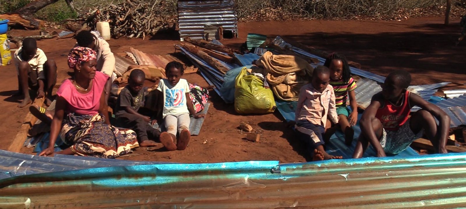 Famílias acusam governo de injustiça e revoltam-se após demolição de casas em Chibuto – O País