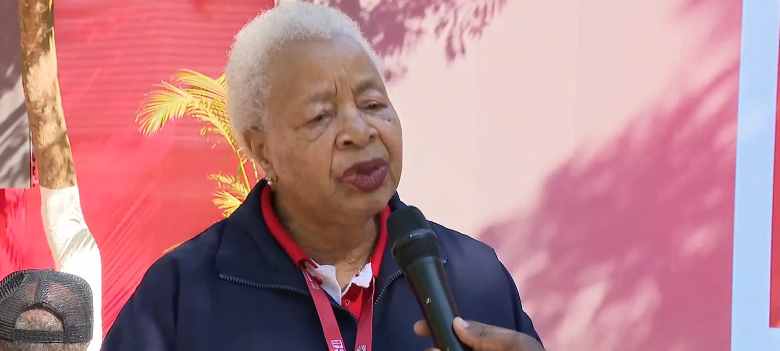 Graça Machel apela a uma “ligação profunda” com as massas para combater a pobreza – O País