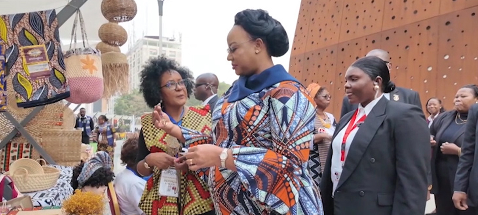 Gueta Chapo visita projectos de promoção do empreendedorismo e ciência em Luanda – O País
