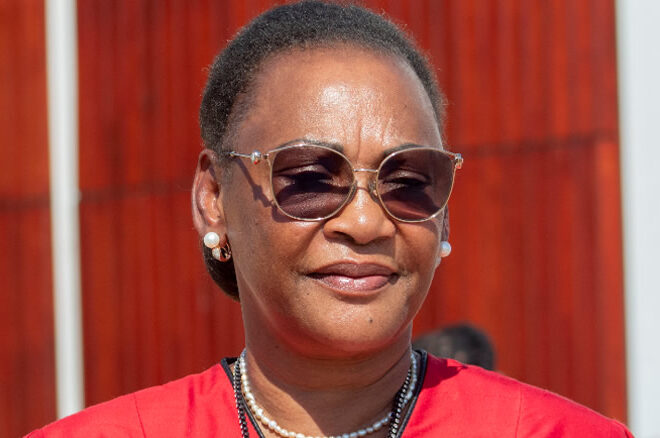Família destaca legado de Ana Rita Sithole na educação, política e serviço público – O País