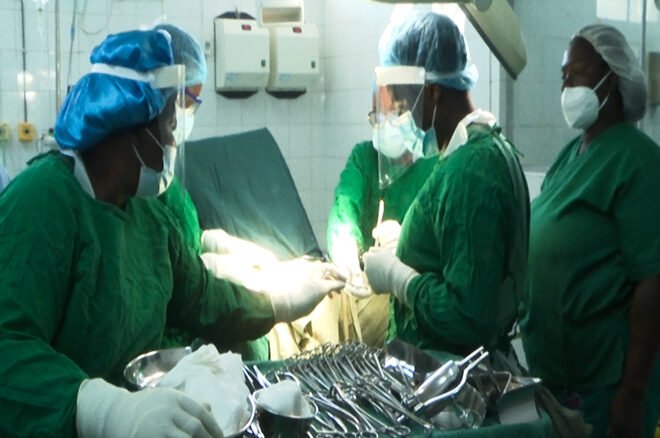 Mais de 500 pacientes beneficiam de cirurgias de hérnia e hidrocele na Zambézia – O País