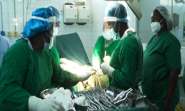 Mais de 500 pacientes beneficiam de cirurgias de hérnia e hidrocele na Zambézia – O País
