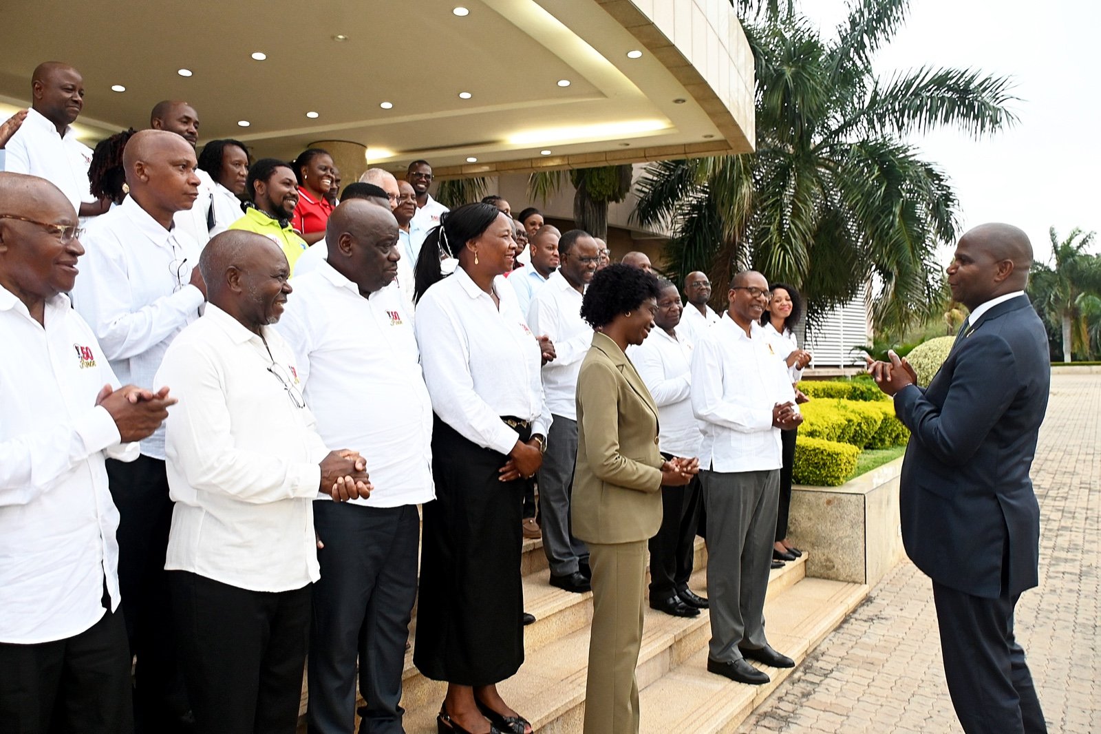 Trabalhadores desafiados à transformação económica de Moçambique – Jornal Domingo