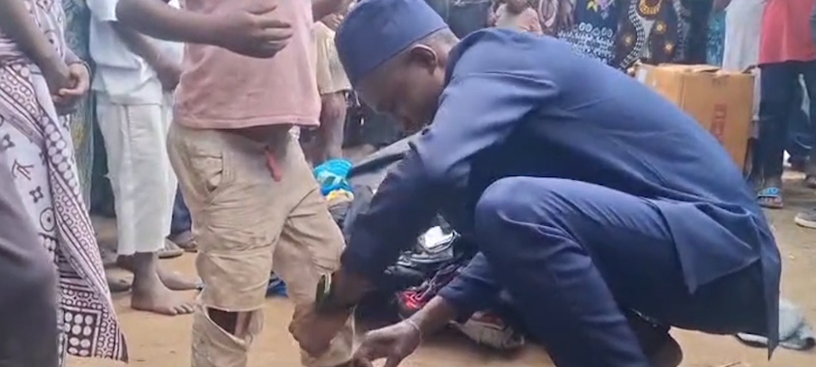 Professor Jaleia, símbolo de educação e solidariedade em luabo – O País