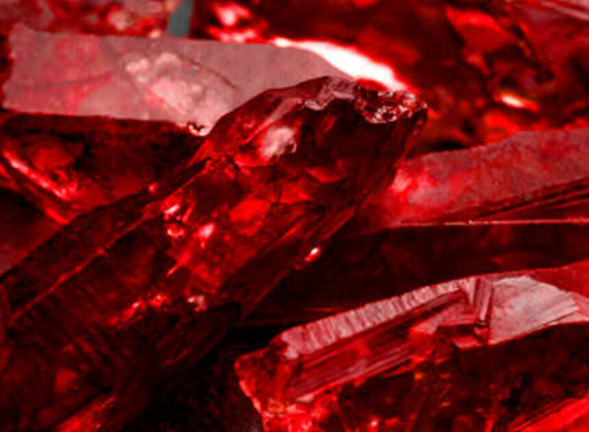 Moçambique realiza primeiro leilão de rubis e coríndon em Nacala – O País